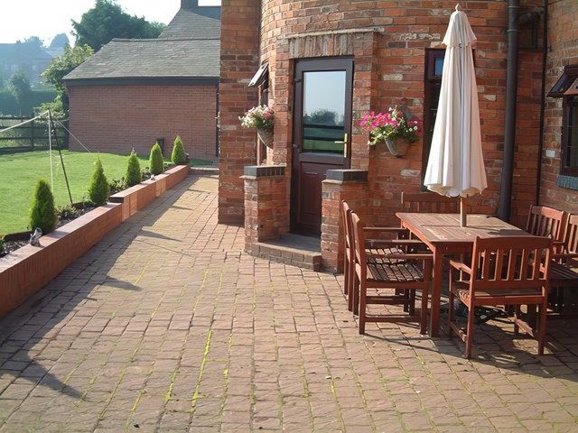 images/patio-cleaning/slider/patio-cleaning-3-kireth-ai.jpeg